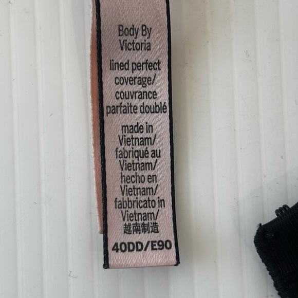 Victoria's Secret Bra Body By Victoria Lined Perfect Coverage Black 40DD - Picture 7 of 10